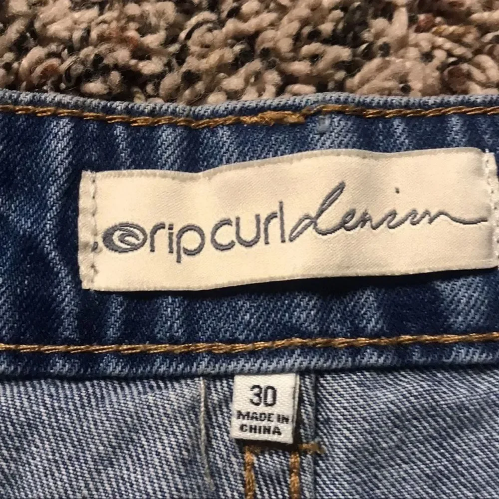 Rip Curl Denim Cutoff Distressed Shorts – Size 30 - Picture 5 of 6